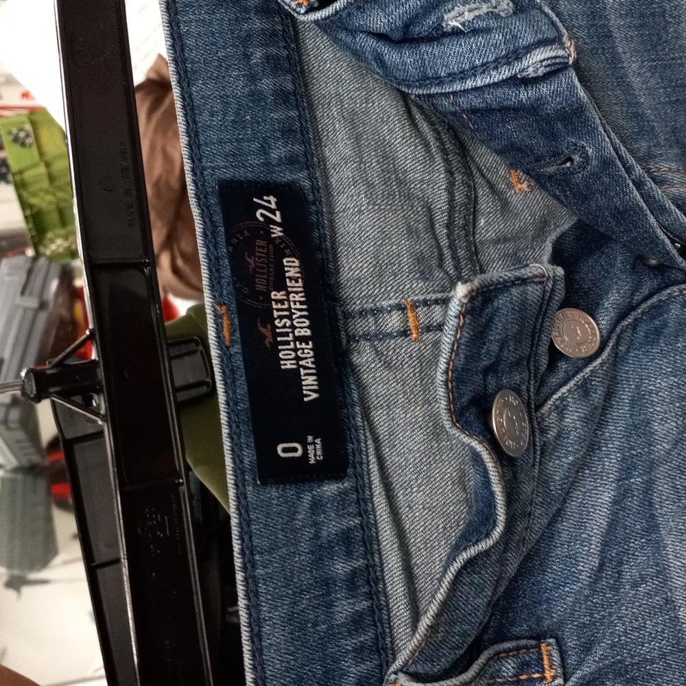 Hollister vintage boyfriend